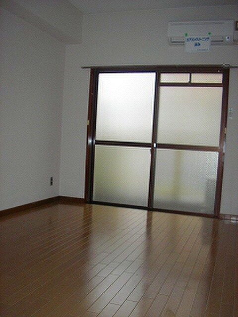 物件内観写真10　(居室)