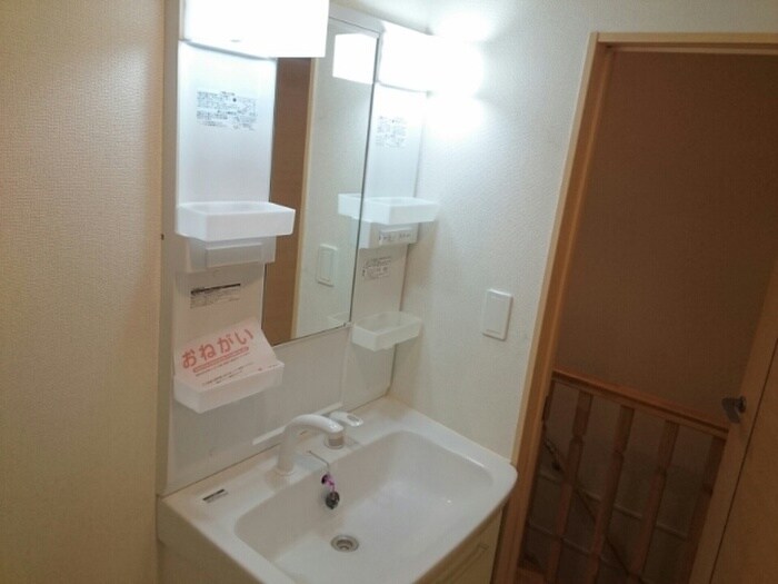 物件内観写真8　(洗面)