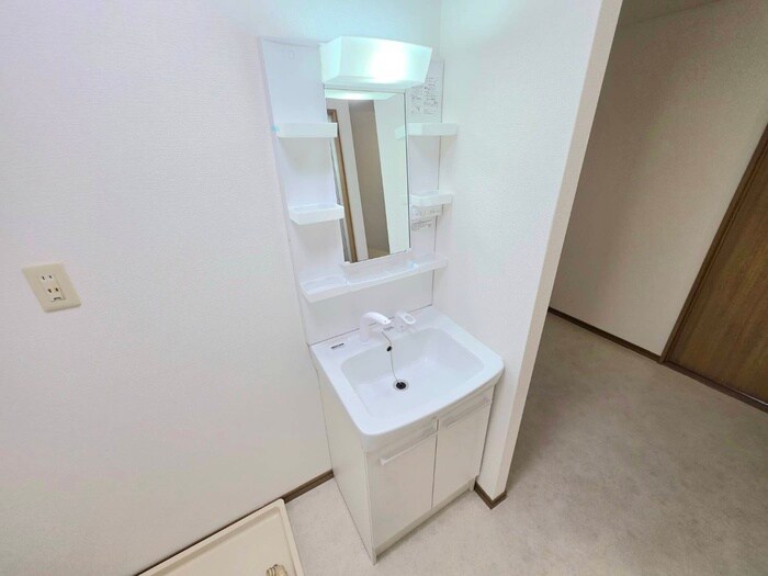 物件内観写真9　(洗面)