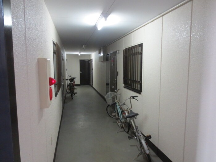 物件外観写真3　(駐輪場)