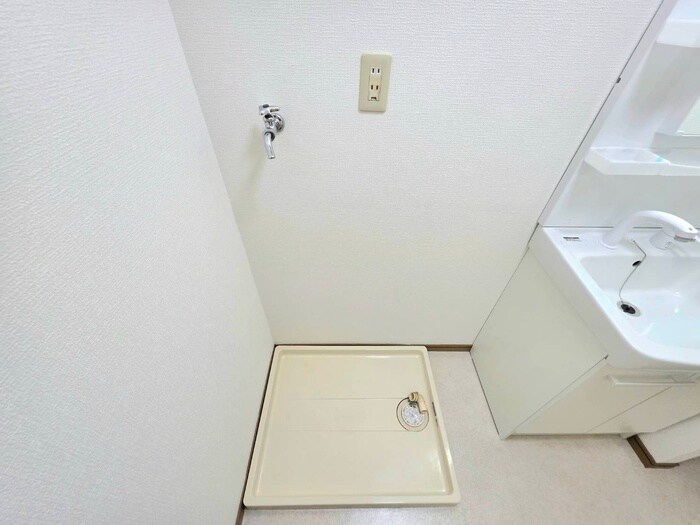 物件内観写真10　(洗濯機置場)