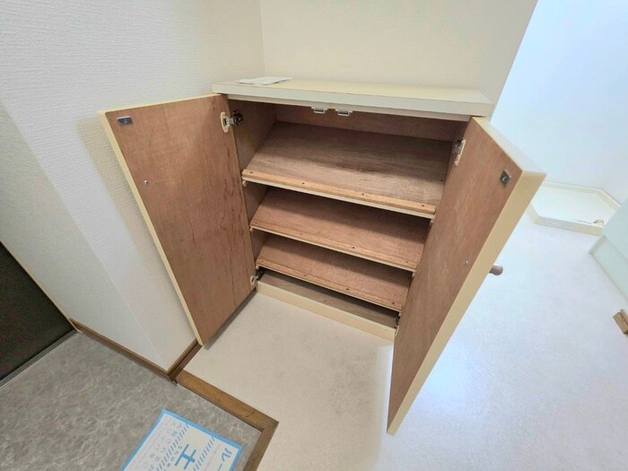 物件内観写真13　(靴箱)