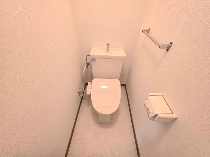 物件内観写真14　(トイレ)