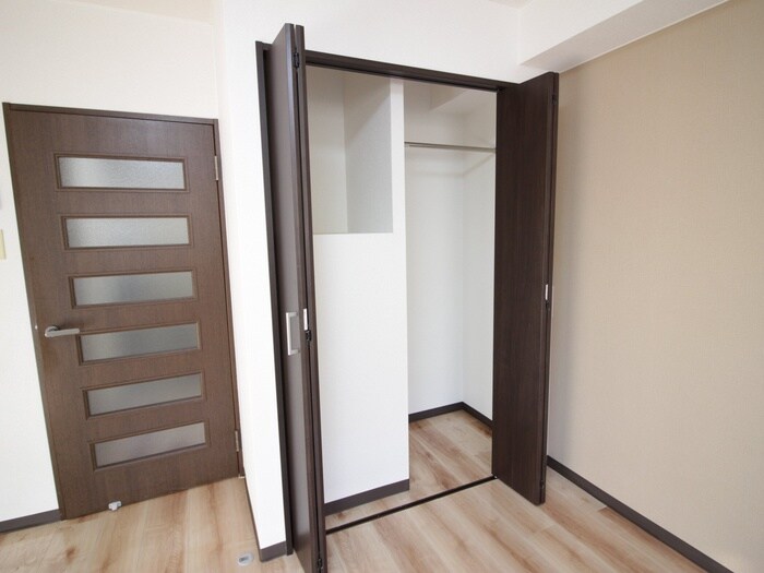 物件内観写真12　(収納)