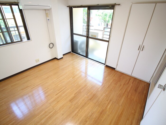 物件内観写真11　(居室)