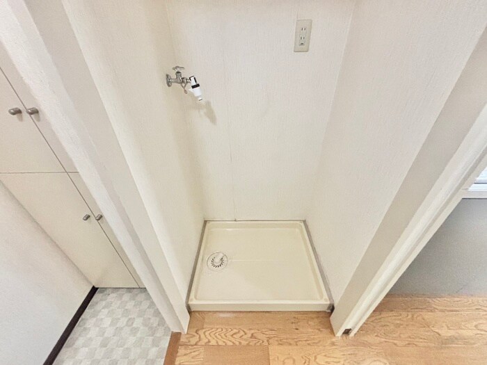 物件内観写真18　(洗濯機置場)