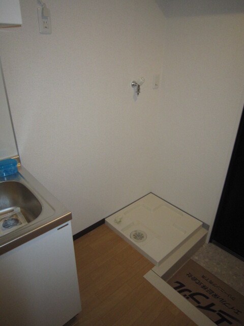 物件内観写真13　(洗濯機置場)