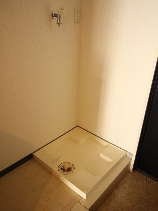 物件内観写真13　(洗濯機置場)