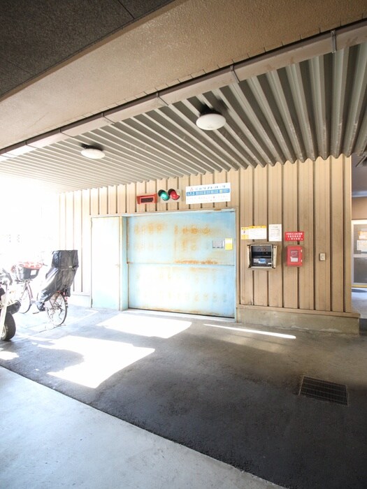 物件外観写真4　(駐車場)