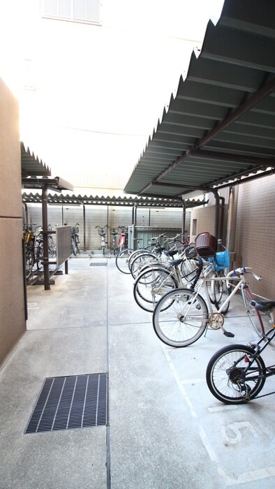 物件外観写真5　(駐輪場)