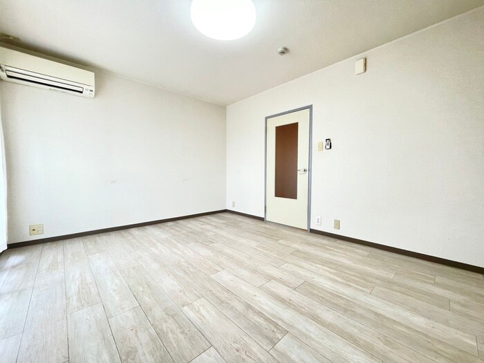 物件内観写真5　(居室)