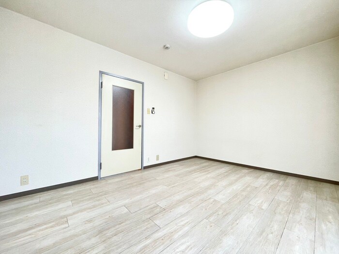 物件内観写真6　(居室)