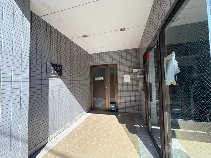 物件外観写真4　(エントランス部分)