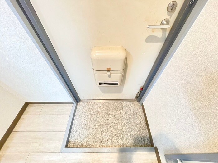 物件内観写真14　(玄関)