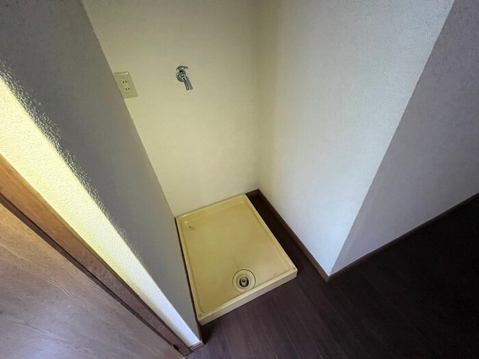 物件内観写真14　(洗濯機置場)