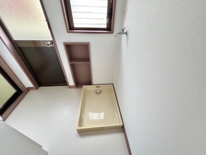 物件内観写真21　(洗濯機置場)