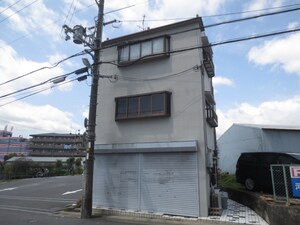 穂積ビル外観写真