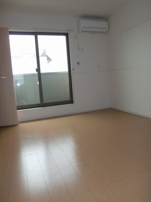 物件内観写真3　(居室)