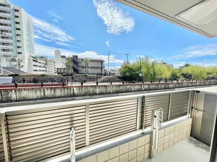 物件内観写真16　(室内からの展望)