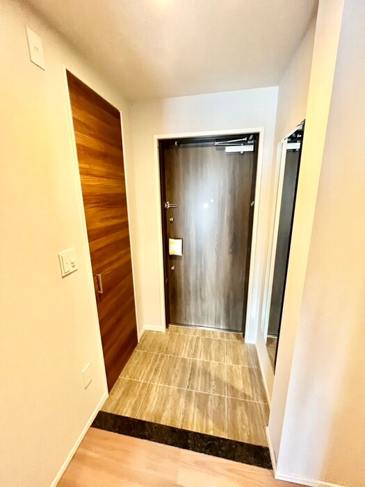 物件内観写真7　(玄関)