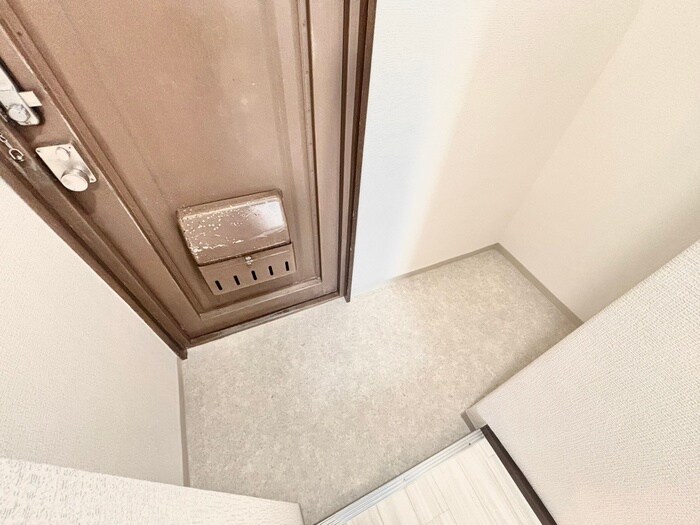 物件内観写真13　(玄関)