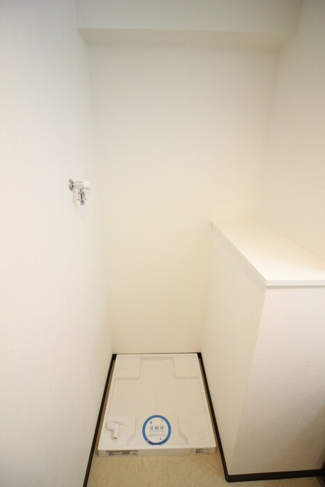 物件内観写真11　(洗濯機置場)