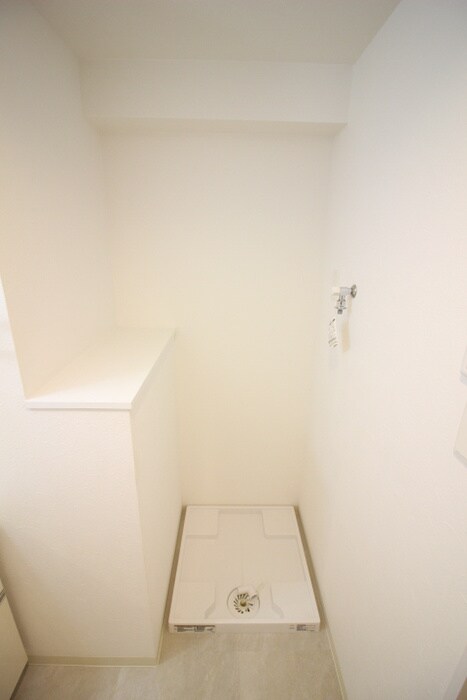 物件内観写真11　(洗濯機置場)