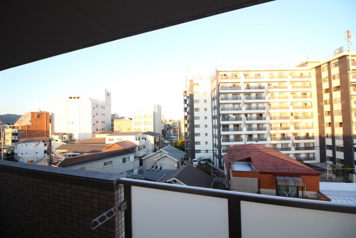 物件内観写真16　(室内からの展望)