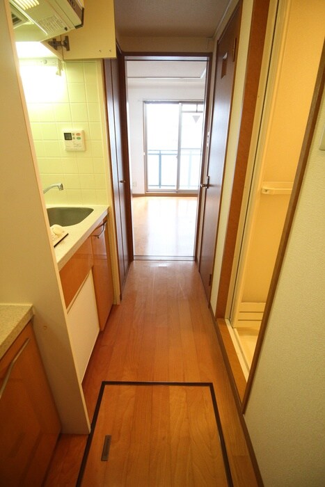 物件内観写真17　(廊下)