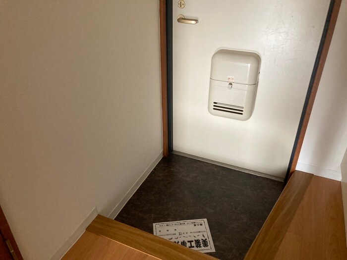 物件内観写真16　(玄関)