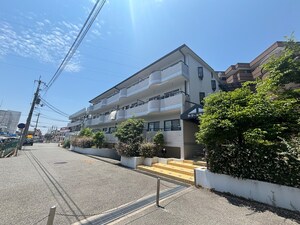 ラ・ヴ－ルイナダ外観写真