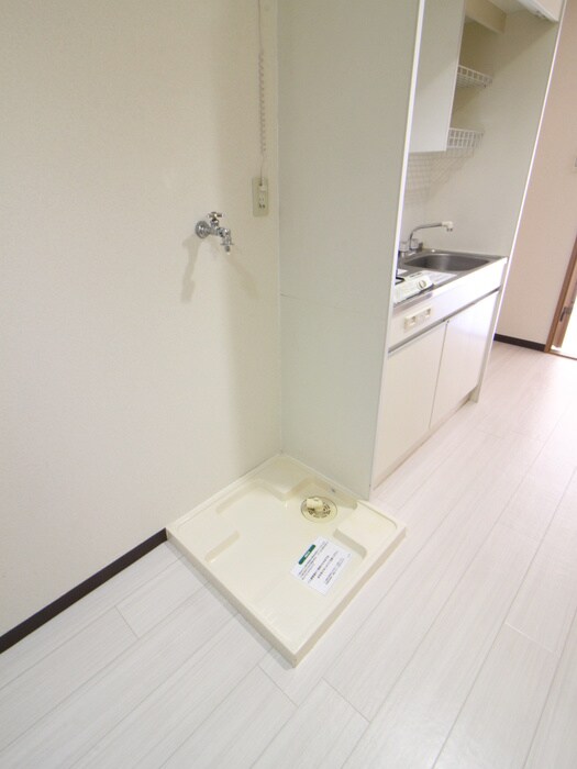 物件内観写真14　(洗濯機置場)