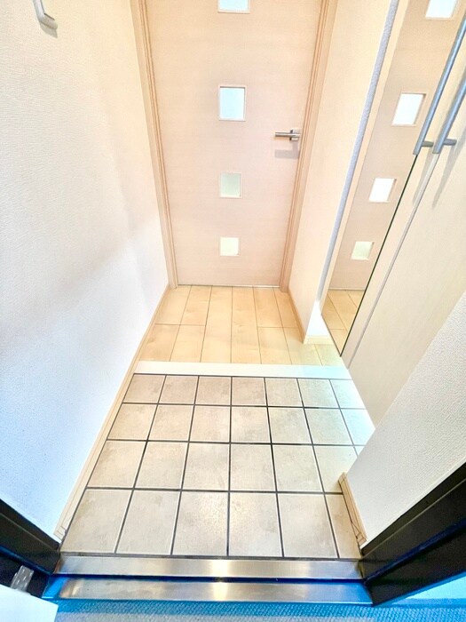 物件内観写真15　(玄関)