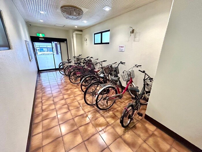 物件外観写真3　(駐輪場)