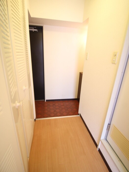 物件内観写真14　(廊下)