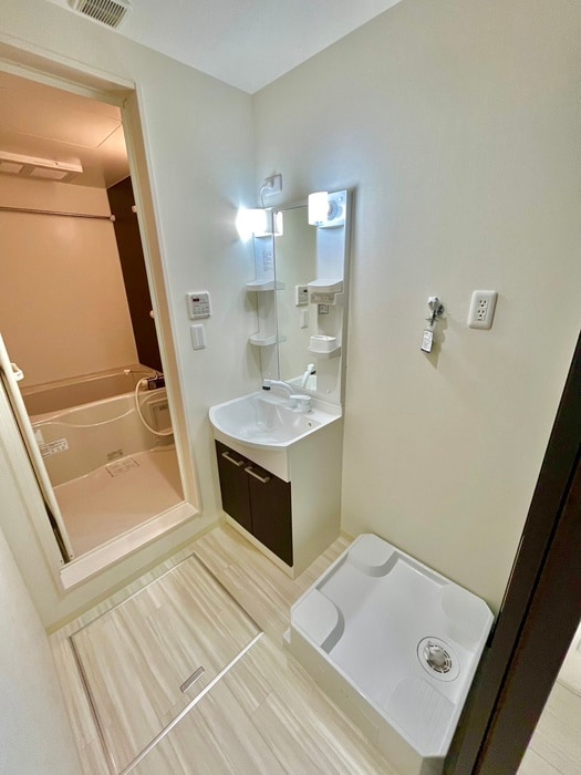 物件内観写真15　(洗濯機置場)