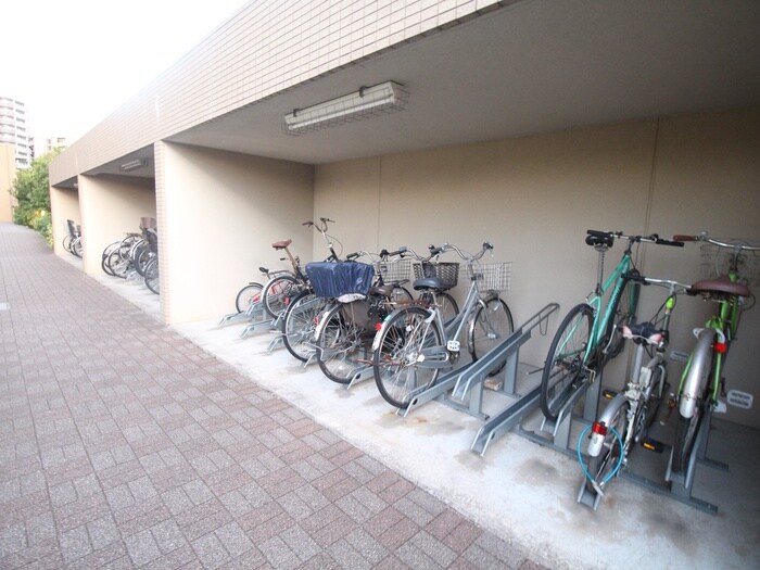 物件外観写真5　(駐輪場)