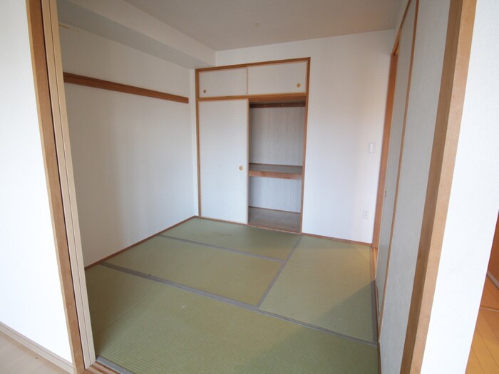 物件内観写真10　(居室)