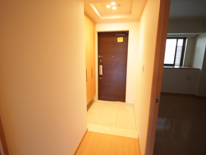 物件内観写真15　(玄関)