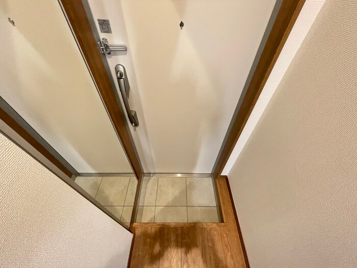 物件内観写真19　(玄関)