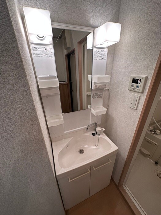 物件内観写真9　(洗面)