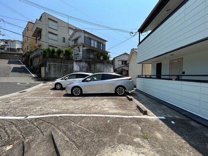 物件外観写真4　(駐車場)