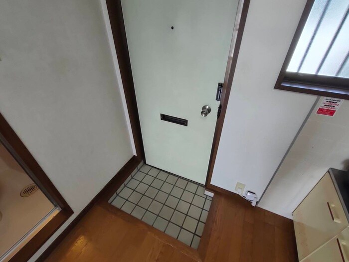 物件内観写真15　(玄関)