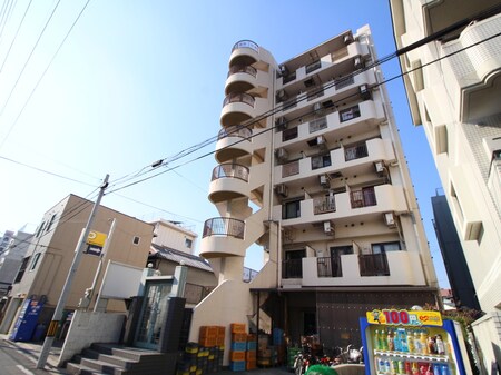 グルパ十三マンション外観写真