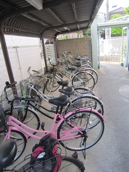 物件外観写真6　(駐輪場)