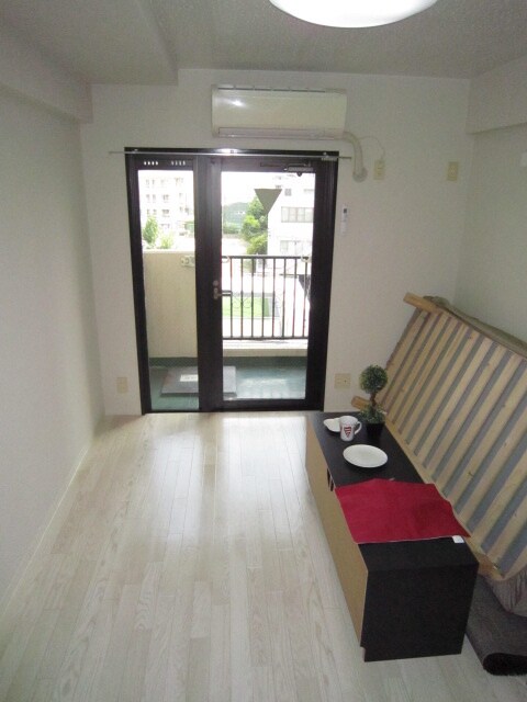 物件内観写真10　(居室)