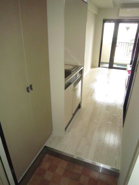 物件内観写真16　(玄関)