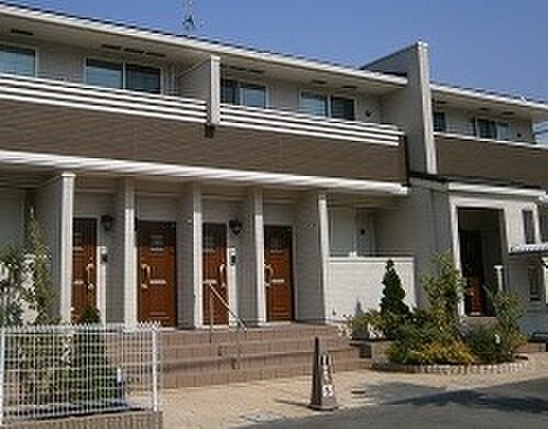 物件外観写真4　(エントランス部分)