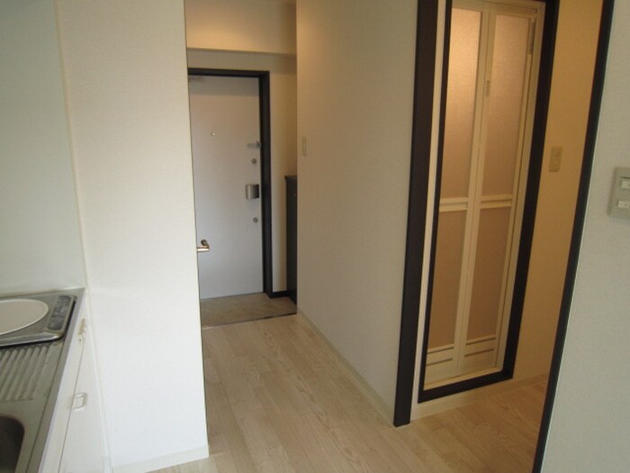 物件内観写真10　(廊下)