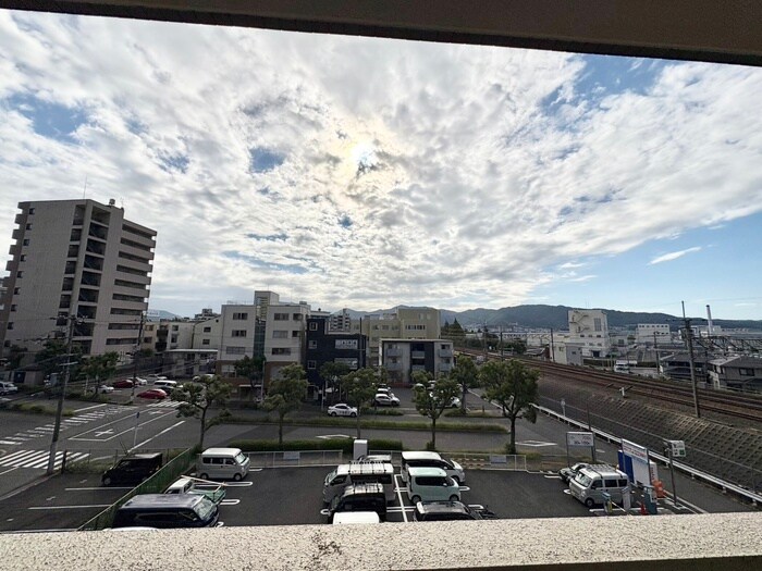 物件内観写真21　(室内からの展望)